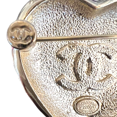Chanel Pearls & Crystals Heart Brooch Autumn/Pre-Fall 2022 (CCXX020) - Picture 6 of 6