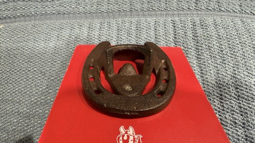 Budweiser Clydesdales Marken Hufeisen Flaschenöffner Holz Wandhalterung - Bild 5 von 9