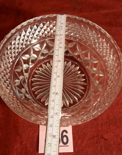 VINTAGE PRESSED GLASS SERVING FRUIT SALAD BOWL MID CENTURY 19 by 7 cm - Picture 2 of 3