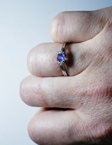 Pretty 10k White Gold Tanzanite & Diamond Ring, Size 7/ Anillo de Oro - Picture 5 of 11