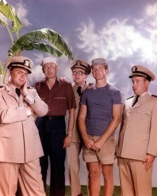 McHale's Navy Ernest Borgnine Tim Conway Joe Flynn Carl Ballantine 24x30 Poster