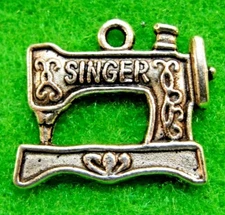 20Pcs. Tibetan Silver Singer SEWING Machine Charms Pendants Findings PR089