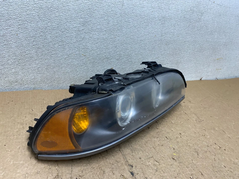 Faro derecho pasajero BMW E39 2001-2003 serie 5 XENON OEM V3871 DW Foto 3 de 4