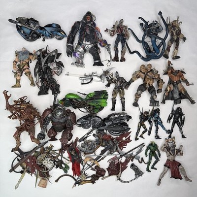 Lot of (16) McFarlane Toys Spawn Action Figures Figures Accessories Mixed
