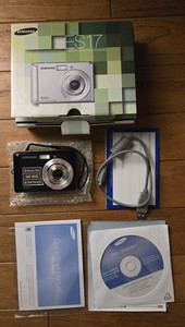 Samsung Digital Camera ES17 - 12.2MP - Black - Boxed - Tested & Working