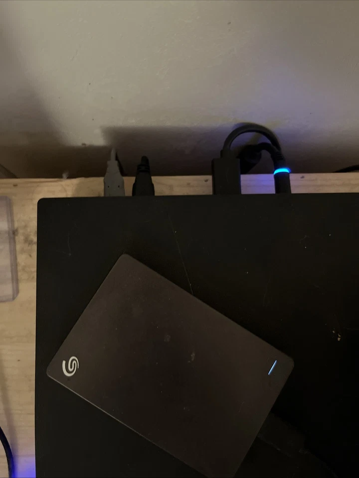 Usado Dell Alienware Alpha D07U Intel Core i3 Windows 10 Home en buen estado. Foto 3 de 4