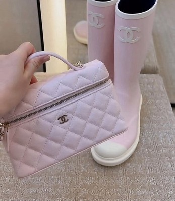 Auth BNIB Chanel 26C Light Pink Clair Slim Top Handle Vanity With Chain Bag