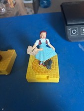 1997 BLOCKBUSTER VIDEO WIZARD OF OZ INTERLOCKING/MOVING DOROTHY AND TOTO TOY