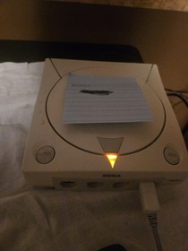 Sega Dreamcast White Game Console Bundle with Controller and Games VMU Memory