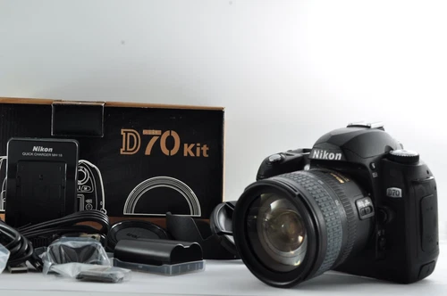 Nikon D70 Kit w/ AF-S DX Nikkor 18-70mm f/3.5-4.5 G ED [Mint] Japan / 0388E#7