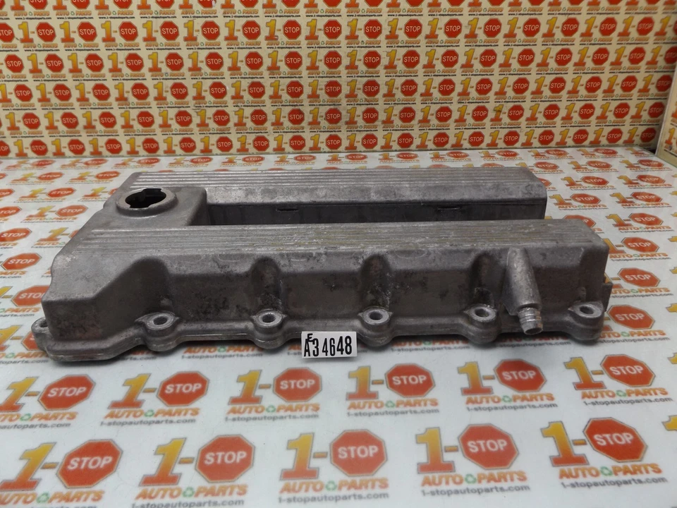 BMW 318i 1996-1998 cubierta de válvula del motor 11121247827 OEM Foto 2 de 4