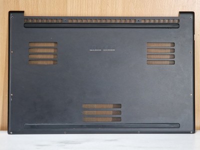 Razer Blade Pro 17 Bottom Base Cover Panel. Aus RZ09-03147W02-R3W1 gezogen.