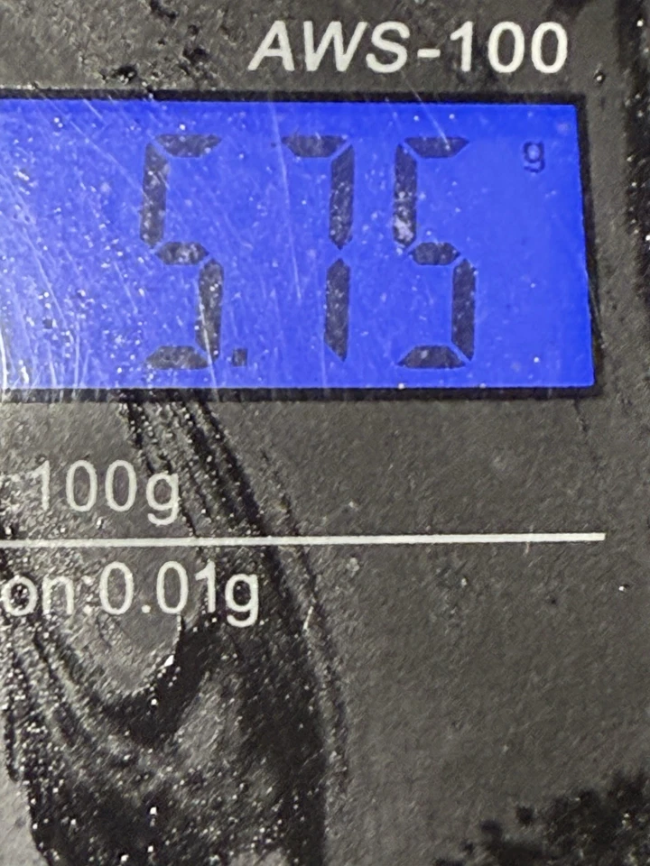 Anillo de oro con piedras preciosas moradas 18k Foto 3 de 3