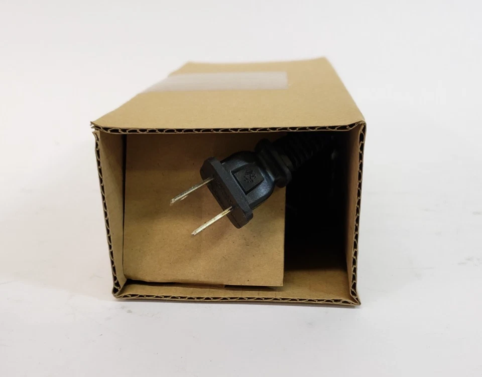 Open Box MACKIE 402-VLZ3 Premium Ultra-Compact Mic/Line 4-Channel Mixer - Image 4 of 4