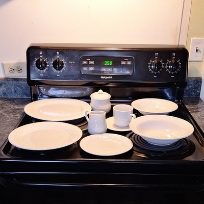 the cellar Tanglewood White Ceramic Dinner Set Dinner Plate Bowl Cup Saucer