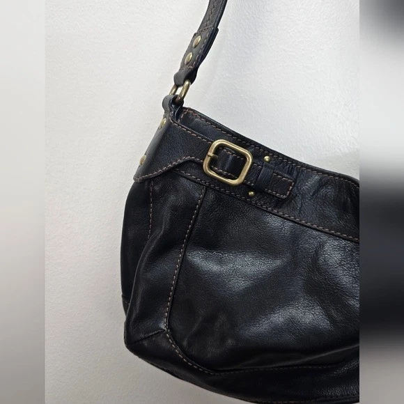 Bolso de Hombro Hobo de Cuero Negro FOSSIL Estilo Dorado # 75082 Foto 3 de 4