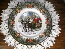 Brand new!  CHRISTMAS ROYAL STAFFORD  "SANTA'S SLEIGH LB" 11" DINNER PLATES (5)