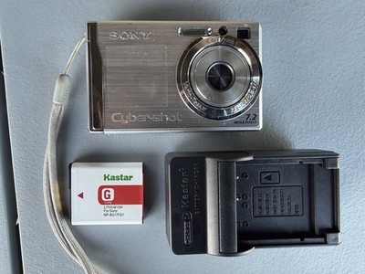 Sony Cybershot DSC W80 7.2MP Silver Digital Camera With Battery & Charger TESTED