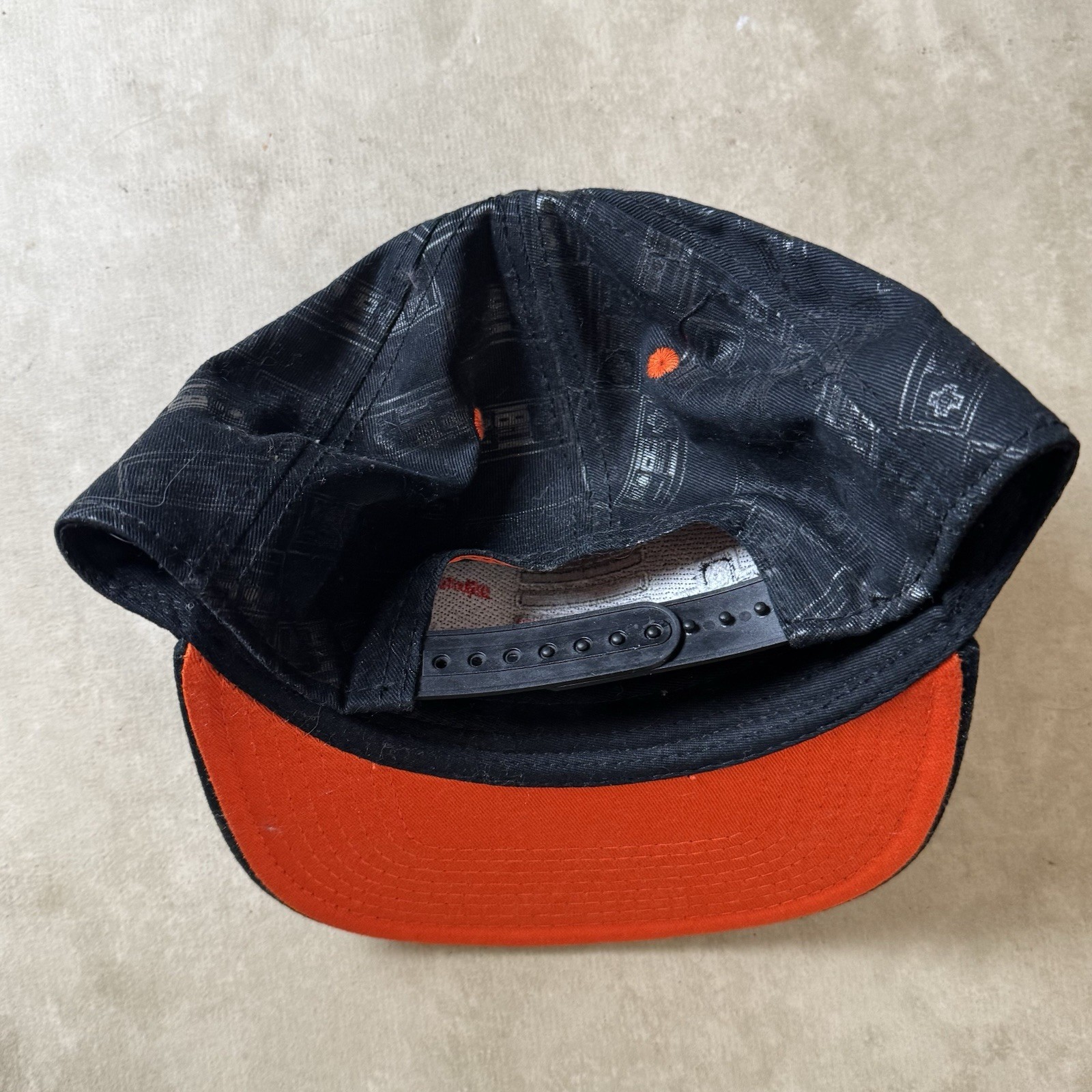 Nintendo NES Controller Hat Snapback Cap Black Re… - image 2