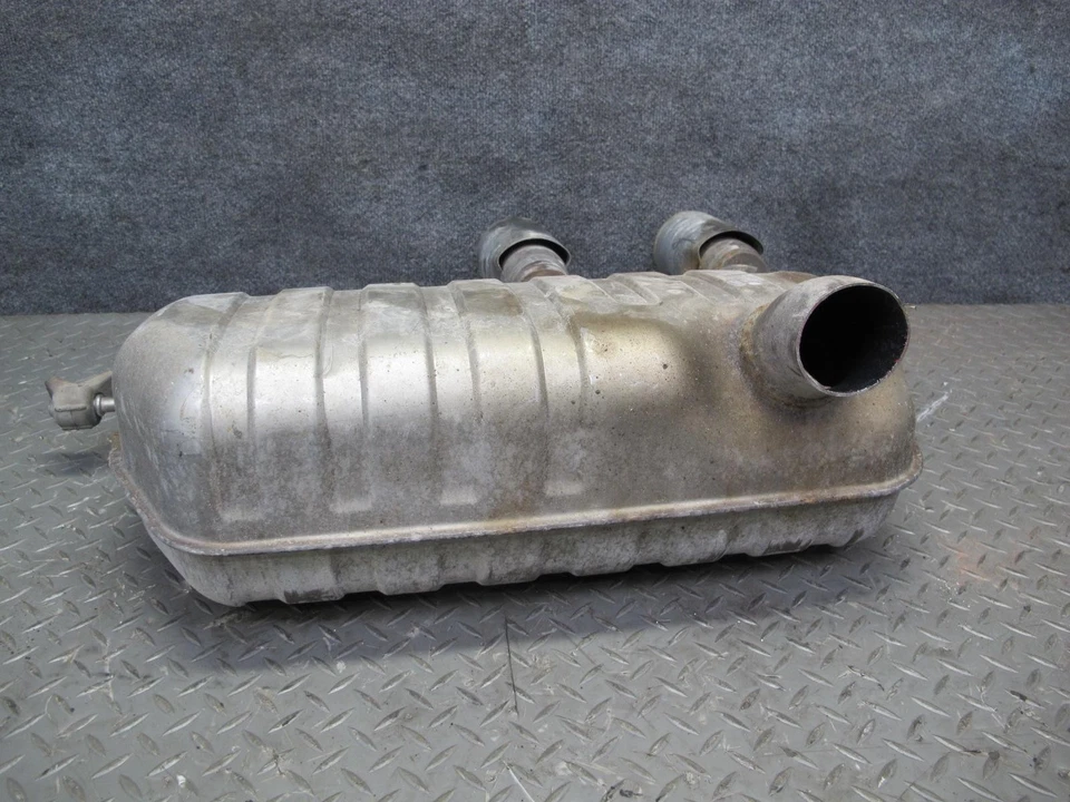 2008 VW GOLF MK5 R32 VR6 3.2L REAR EXHAUST MUFFLER W TIPS OEM - Image 3 of 4