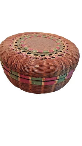 Vintage Chinese Sewing Basket 8 1/2 inches diameter preowned.