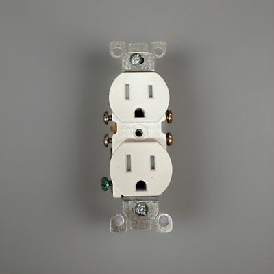 Leviton Plus+ 1-Count Back and Side Wire Duplex Outlet - White 15 Amp CBR15-WMP