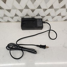 Canon CA-900 A 8.4V 1.2A Battery Charger for Canon Camera / Camcorder