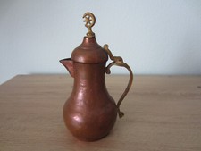 Orientalischer Krug mit Deckel aus Kupfer / Messing , Höhe ca. 13 cm