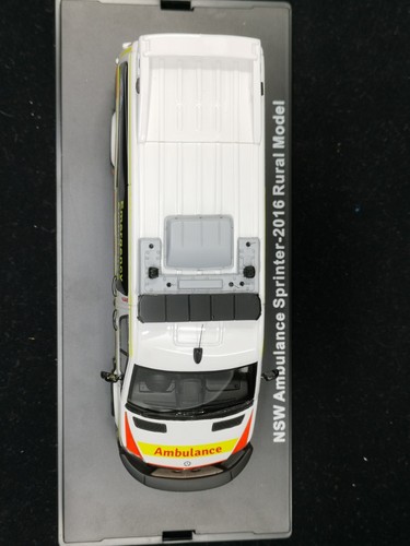 Nueva Ambulancia Sprinter Signal1 Modelo 1:43 Blanca Nueva Gales del Sur 2016 - Imagen 9 de 9