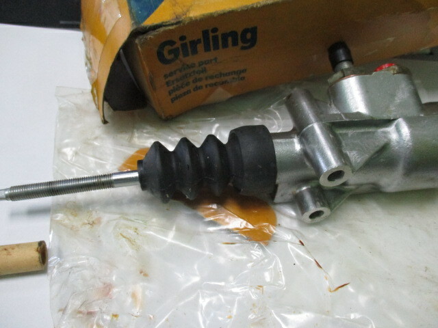 Rolls Royce Silver Cloud, Phantom V, Bentley, NOS Girling brake master cylinders