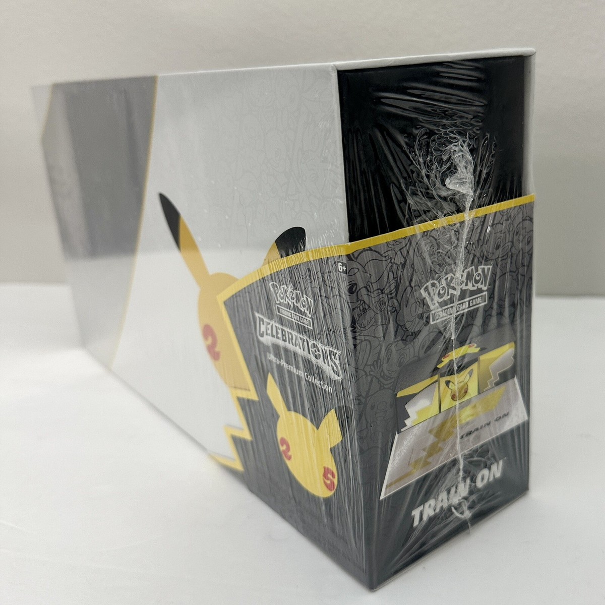 Pokémon TCG: Celebrations Ultra-Premium Collection 25th Pokémon TCG: Celebrations Ultra-Premium Collection 25th