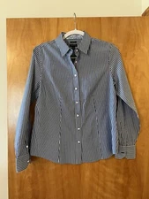 Talbots Long Sleeve Button Up Top Shirt Blue Striped Wrinkle Resistant Fitted 6