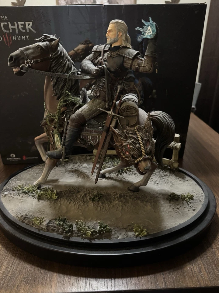 *Limited Edition* The Witcher 3 Wild Hunt Geralt of Rivia and Roach Statue - 13" - Image 2 of 4