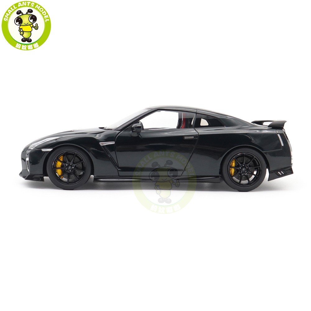 1/18 MOTORHELIX Nissan GT-R R35 Nismo T-Spec 2022 Diecast Model
