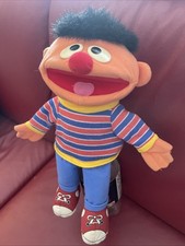 ERNIE HANDPUPPE 32 CM SESAME WORKSHOP 2002  SESAMSTREET CHARAKTER THERAPIE F