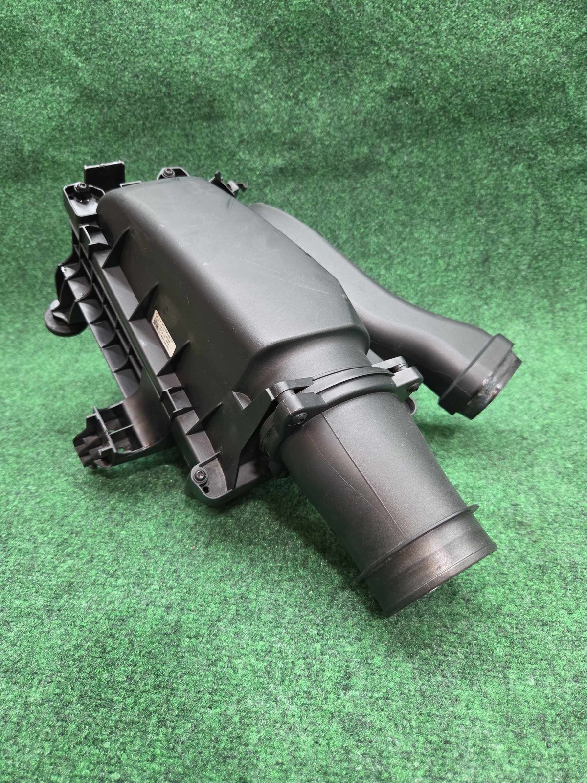 2015-2020 Mercedes Benz Gla 250 Engine Air Filter Housing Oem Aa2700900601
