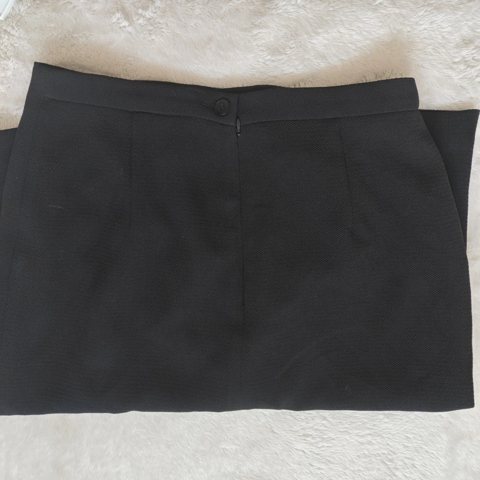 Falda Garfield and Marks Talla 6 o Pequeña Monque Lápiz Cremallera Recta Negra Midi Foto 4 de 4