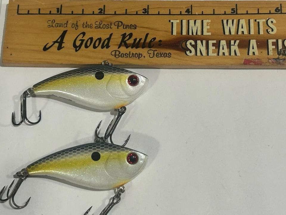 LOTE DE 2 SEÑUELOS Xcalibur XR50 Foxy Shad Raro Descontinuado Sin Labios Sonajero 5/8 OZ Foto 4 de 4