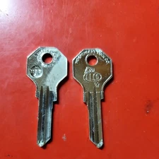 2 Key Blank for Vintage Dodge 1935, 1937-38 ign/doors, Ilco Key Blank  (H1199A)