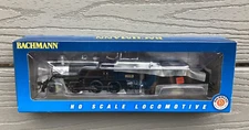 BACHMANN 1/87 HO CNR CANADIAN NATIONAL #6013 2-6-0 & TENDER LIGHTED # 51709 NIB