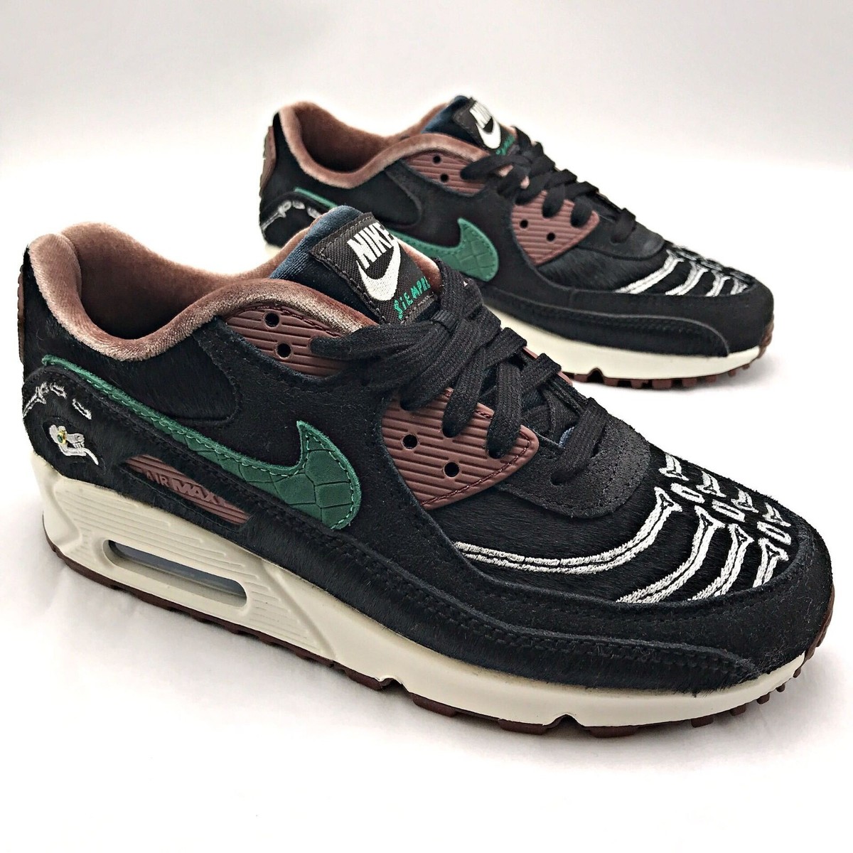 靴 NIKE AIRMAX90 SIEMPRE FAMILIA DO2154-010 Nike Air Max 90 Siempre Familia Women's Shoes DO2154-010 sz 7/8.5