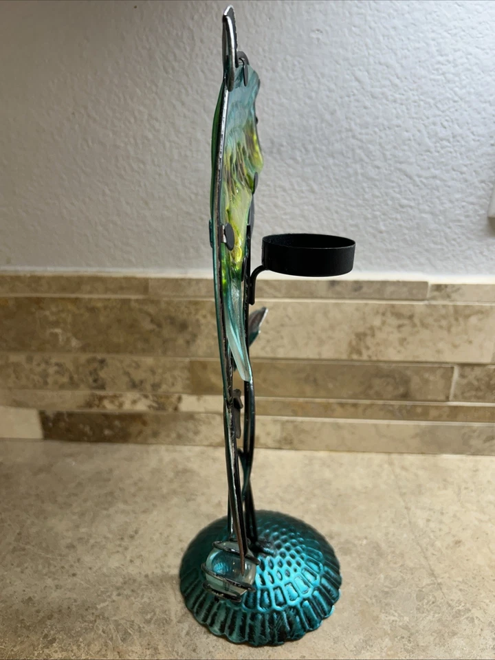 Candelabro de delfín con soporte de medalla de vidrio y lata de 12 pulgadas concha colorida Foto 3 de 4