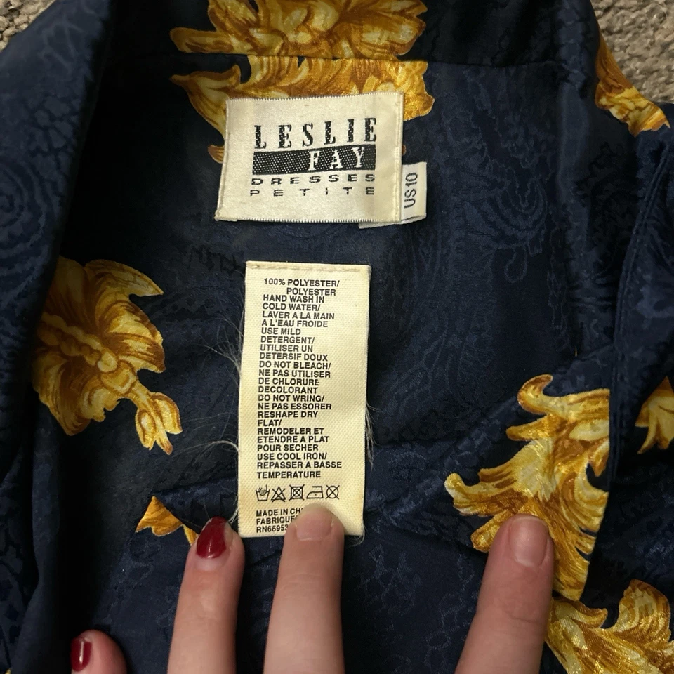 Vestido midi vintage - azul marinho e dourado com botões. Leslie Fay - Imagem 2 de 2