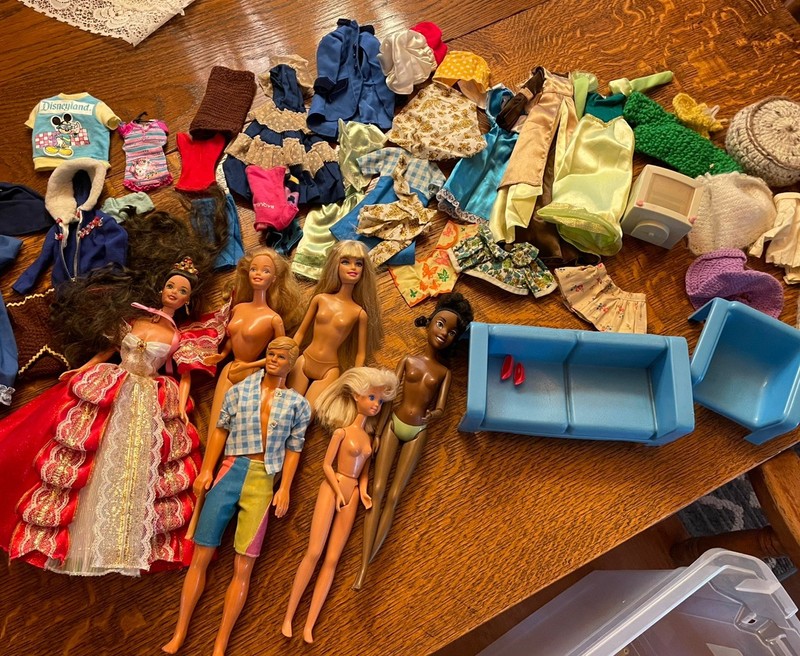 Vintage Barbie HUGE Lot Dolls Clothes couch tv Accessories Mattel 80s 90s Ken