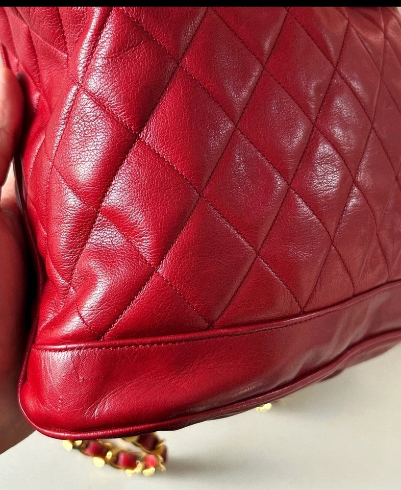 Mochila Chanel Classic 2011 De Colección Roja Acolchada Piel de Cordero Cuero Solapa CC 24k Duma Foto 3 de 4