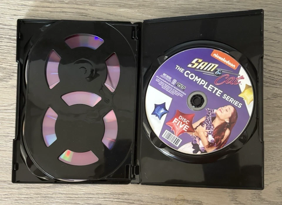 Sam & Cat The Complete Series DVD Nickelodeon Ariana Grande Rare US Import Reg 1 - Image 4 of 4