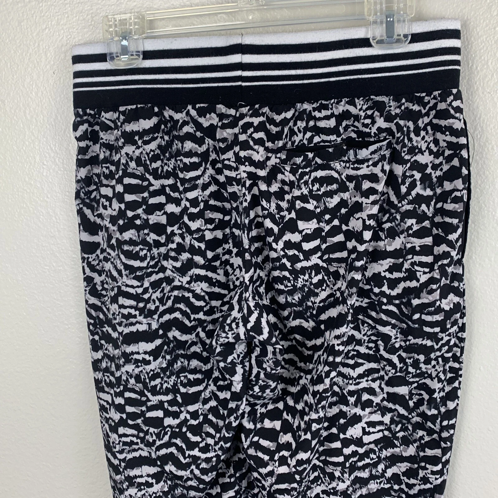 fabletics pull on athletic pants