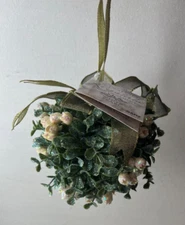 The Original Kissing Krystals Ornament by Ganz Champagne White Mistletoe