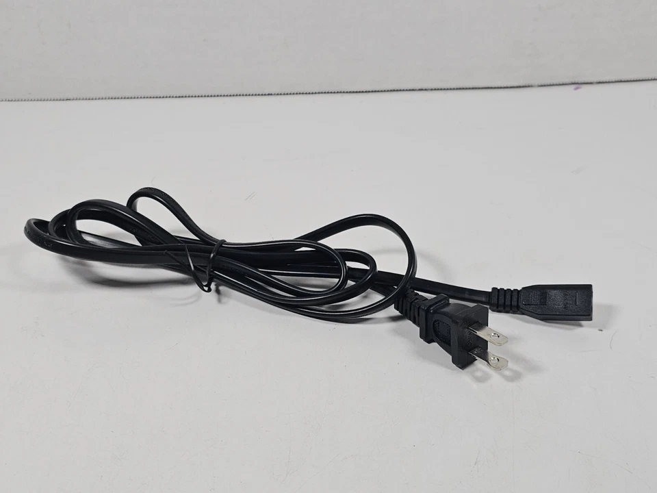 Cable de alimentación para tocadiscos estéreo Bluetooth Insignia NS-BTST21 Foto 3 de 4