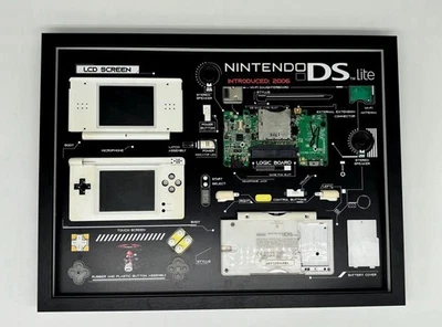 Nintendo DS Zerlegt im Rahmen – Technik Kunstwerk – Gerahmte Wanddeko – Schwarz - Bild 1 von 3